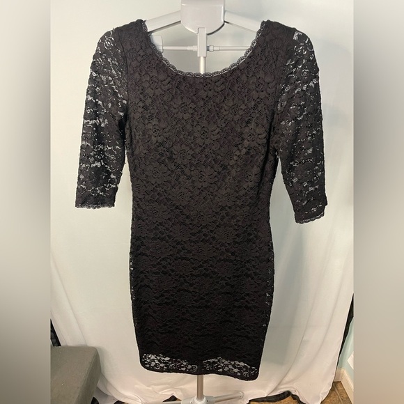 Laundry By Shelli Segal Dresses & Skirts - LAUNDRY by Shelli Segal Black Lace Dress Size 8